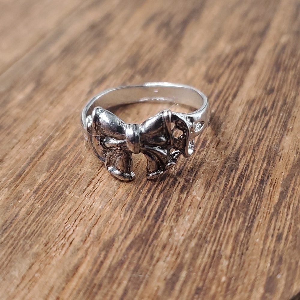 Size 7 R706‎ dainty ribbon ring 💍 adorable gift idea